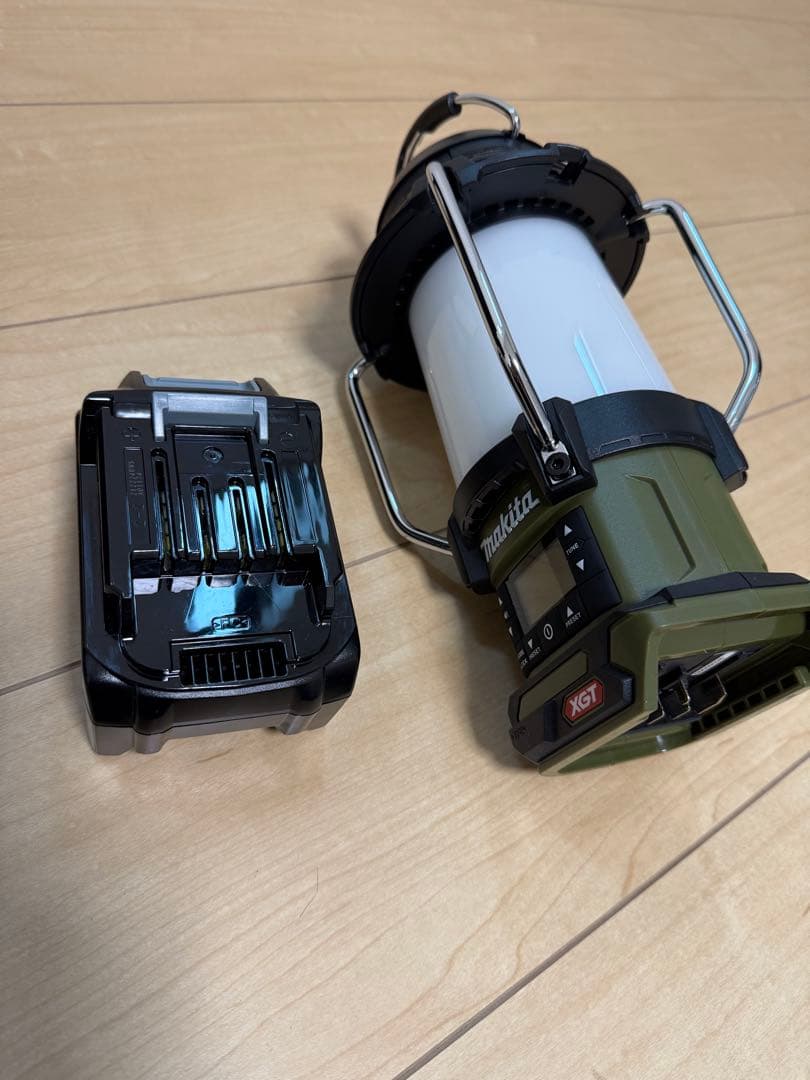 Makita MR008G ランタン マキタ オリーブ　40vバッテリーつき