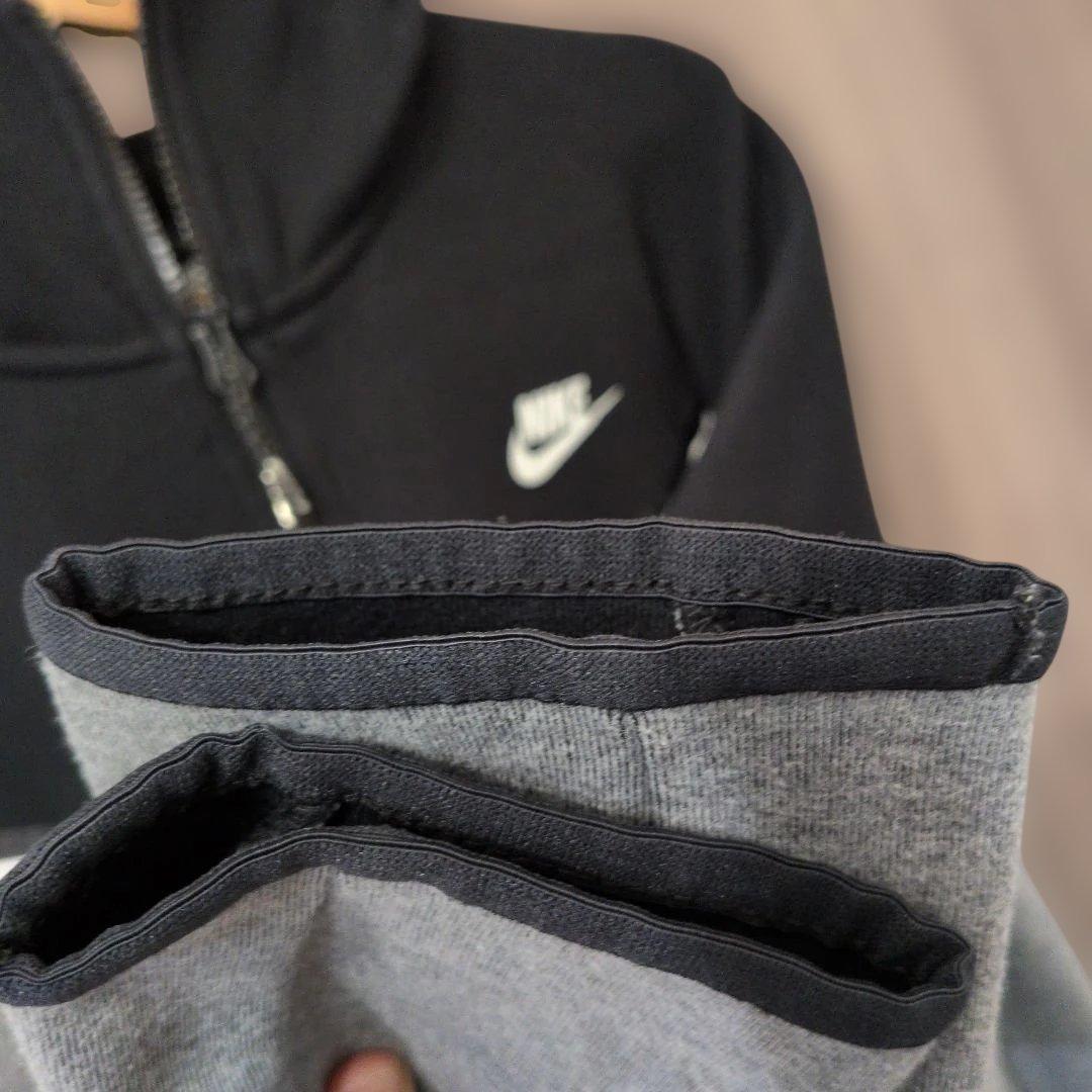 海外限定色　NIKE テックフリースパーカー