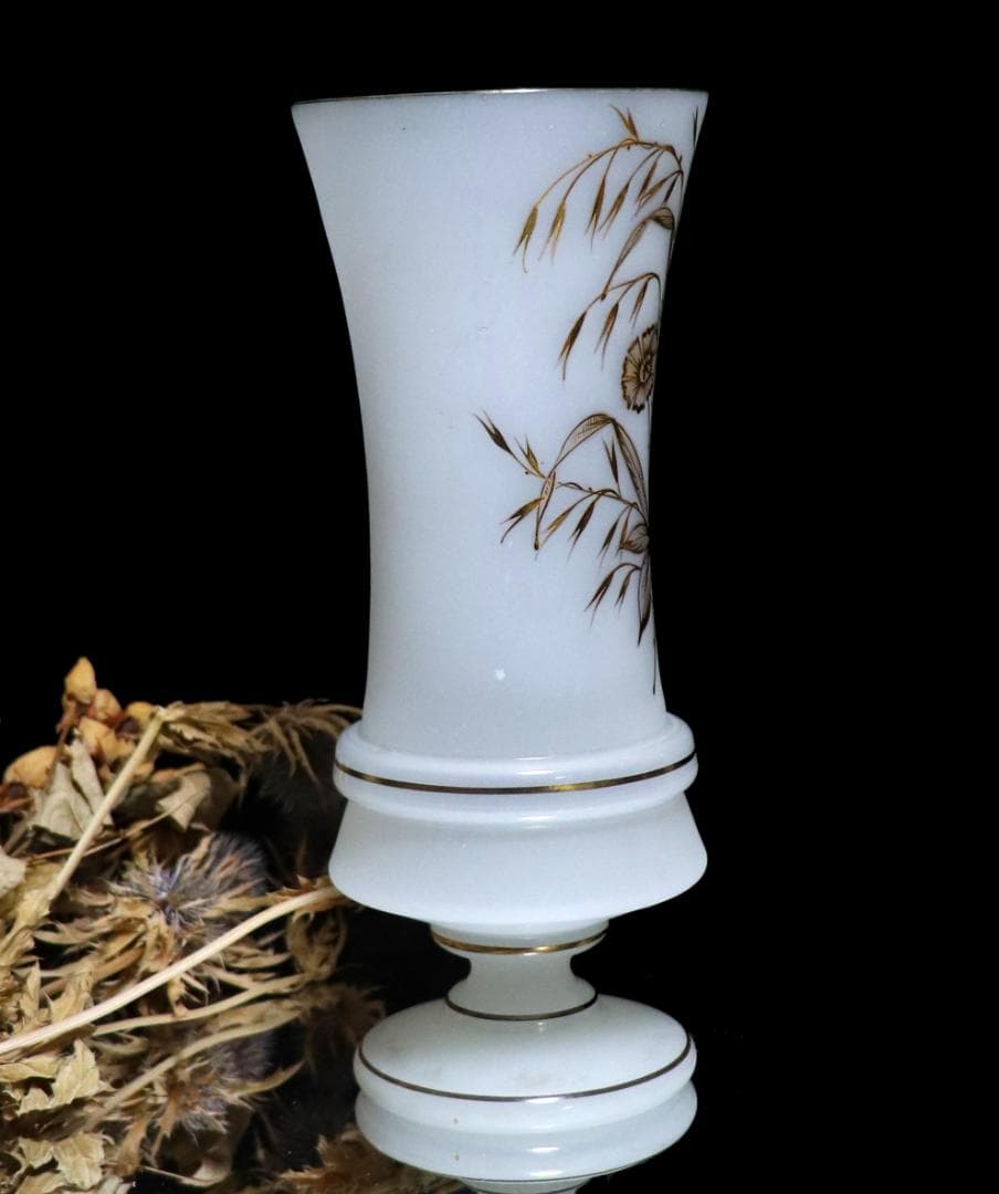 オールド・バカラ 1860年頃 純白艶消しオパーリンクリスタル製 金彩 大型花瓶