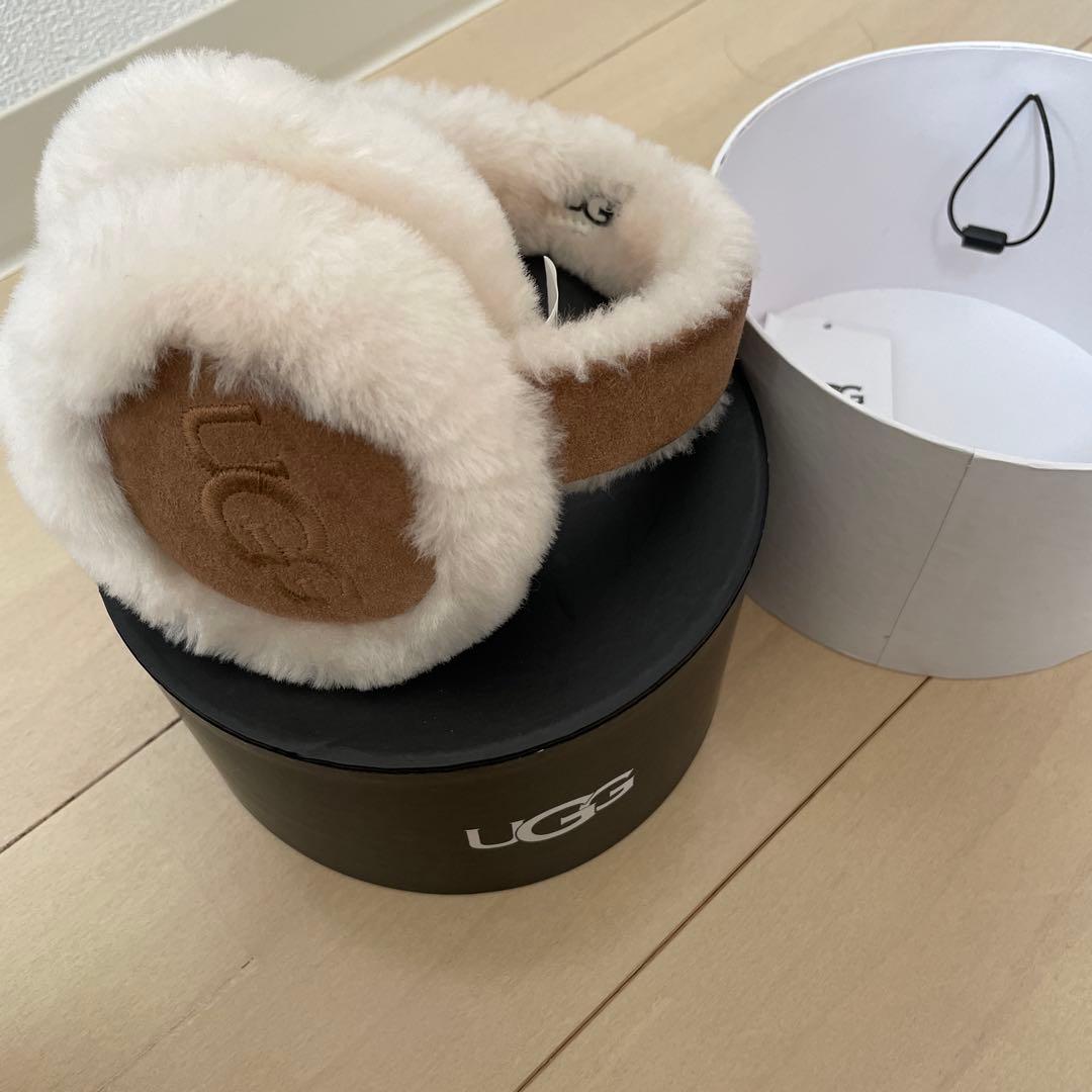 UGG シープスキン イヤーマフ ベージュ　箱あり