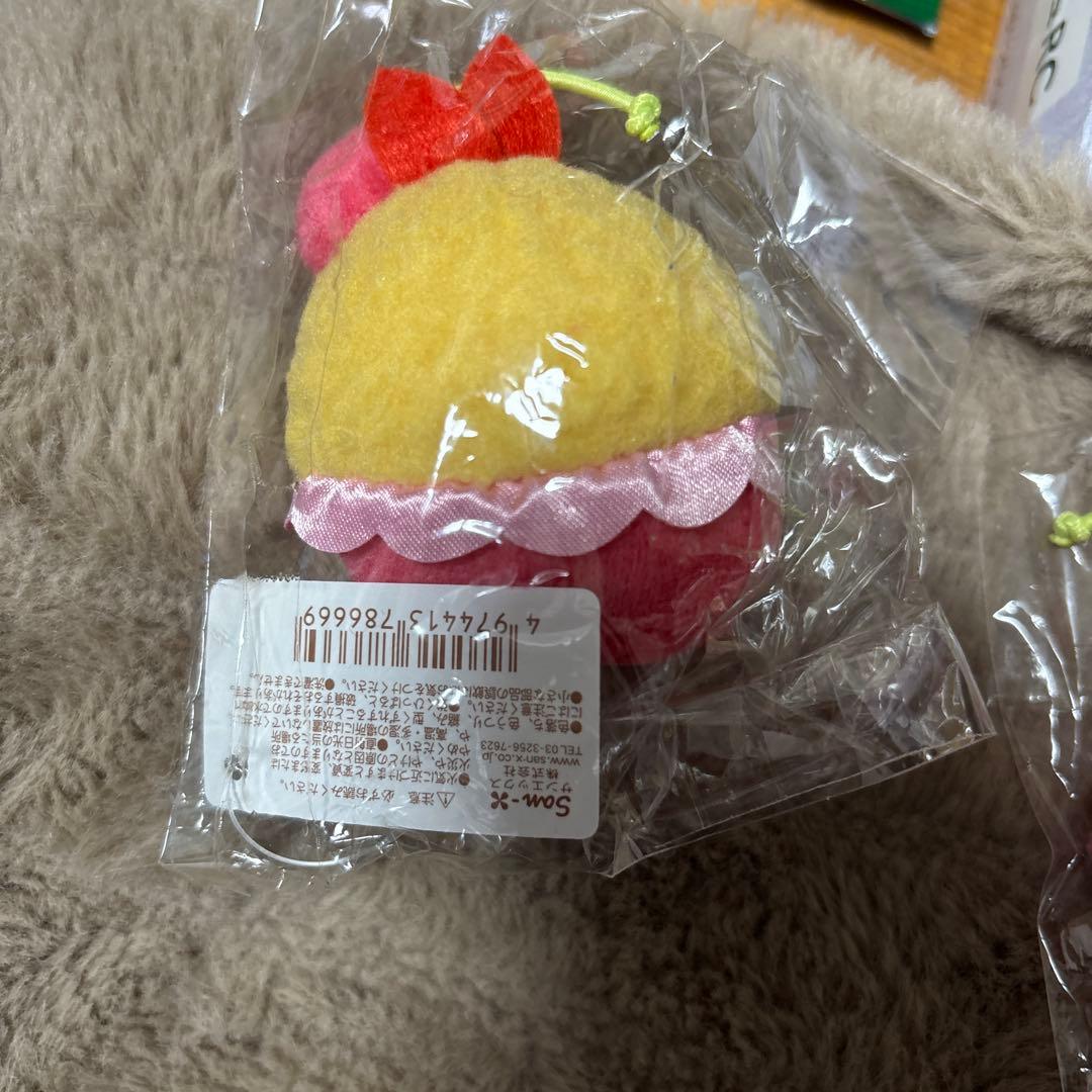 すみっコぐらし　えびふらいのしっぽ　あじふらいのしっぽ　さくらんぼ　チェリー
