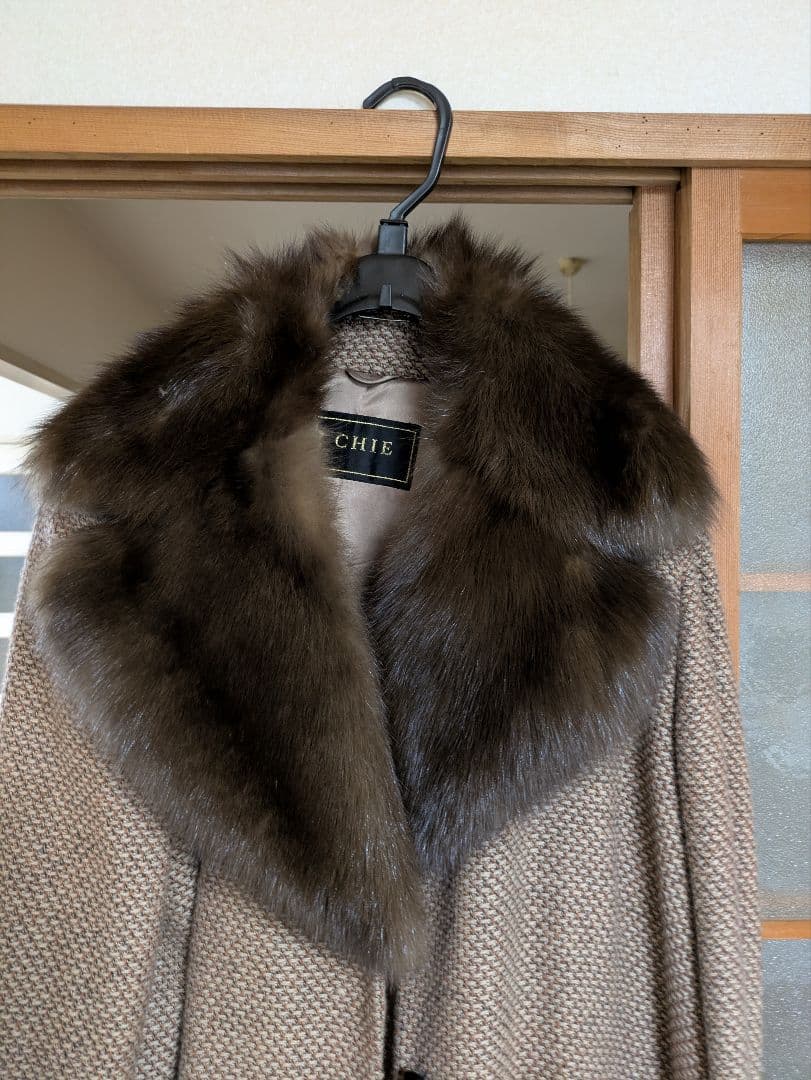 寒気特割中 ファー付きロングコート Woolの生地ベージュ