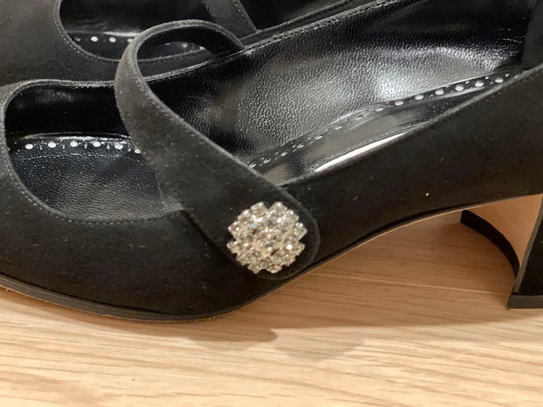 美品MANOLO BLAHNIKマノロブラニクビジュー付きメリージェーン35.5