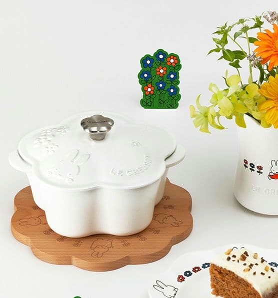 未使用品 ルクルーゼ ミッフィー ココットフルール ビーチウッドトレイ 鍋 鍋敷