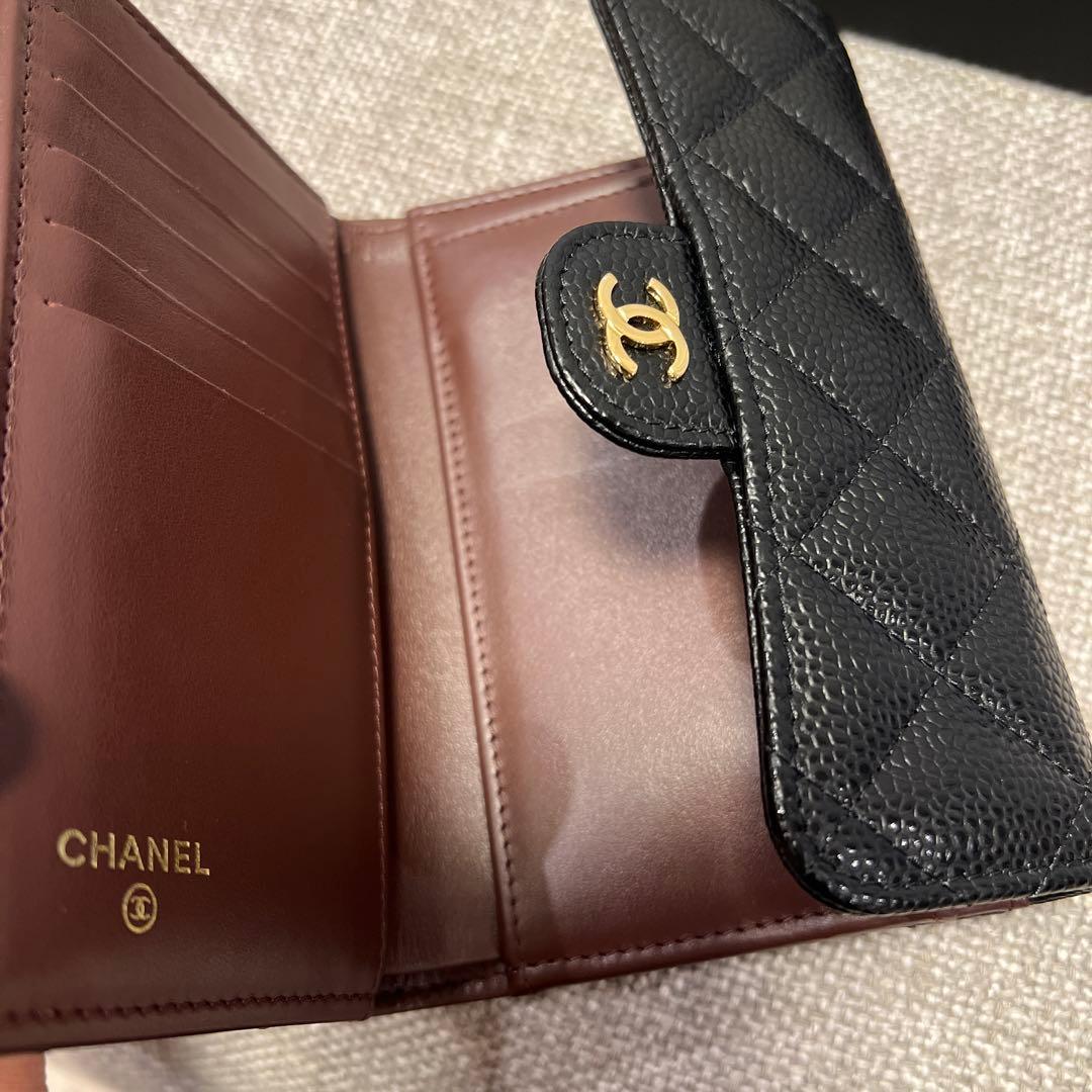 シャネル　三つ折り財布
