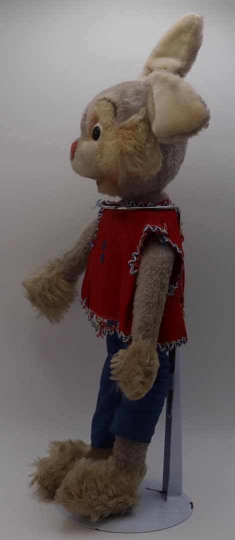 ウサギのぬいぐるみ人形