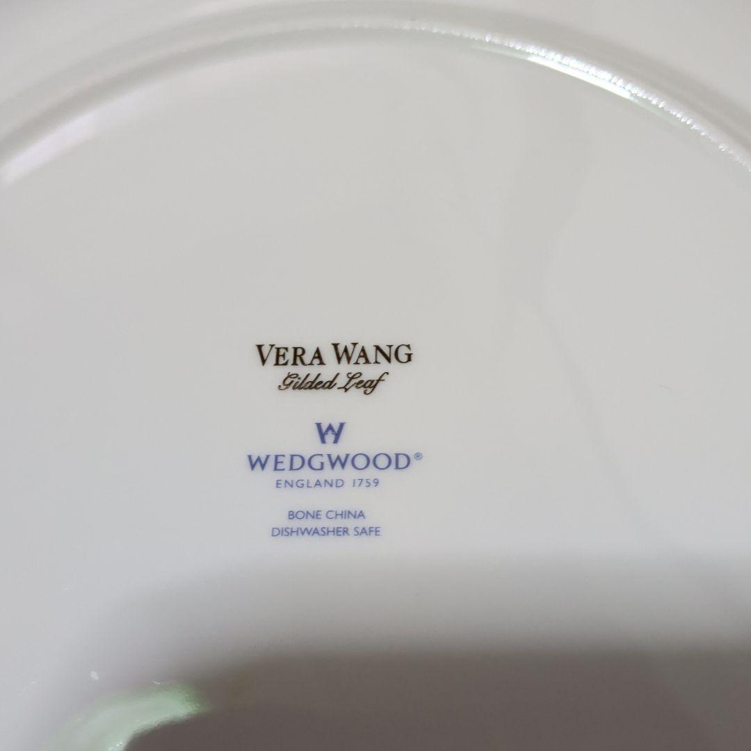 ホワイト 平皿 金縁葉模様　Vera Wang 匿名発送　送料込