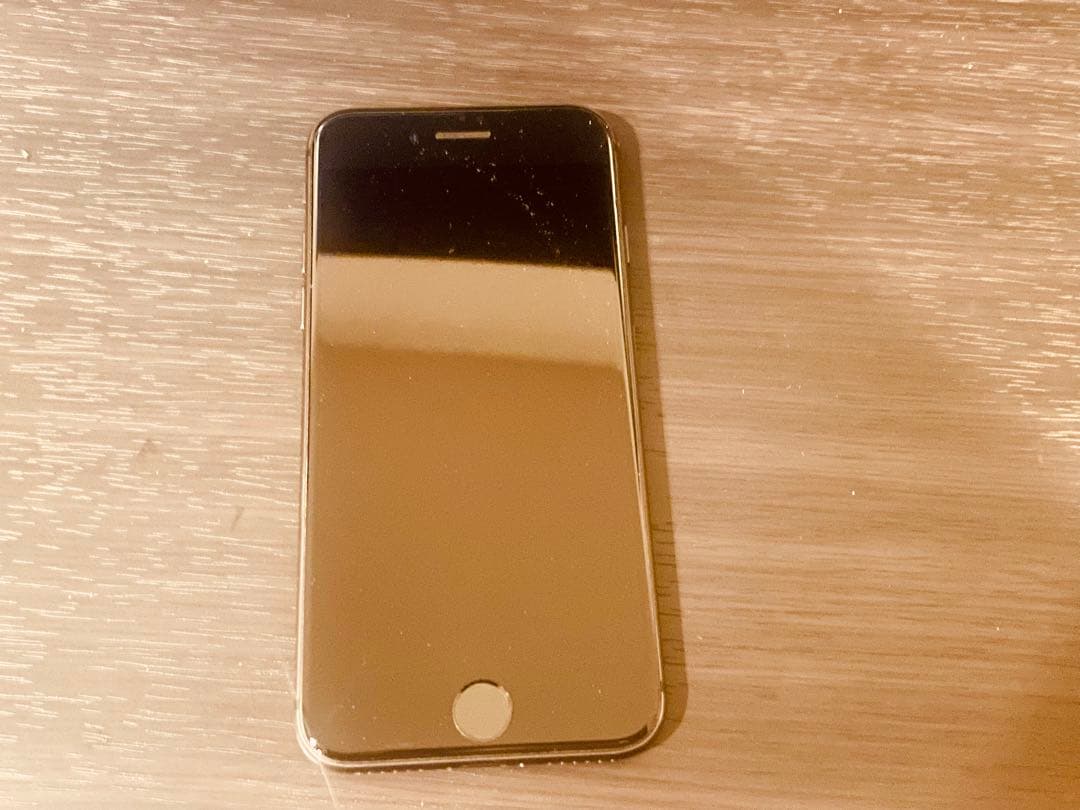 ①美品 Apple iPhone8 64GB ブラック SIMロック解除済み