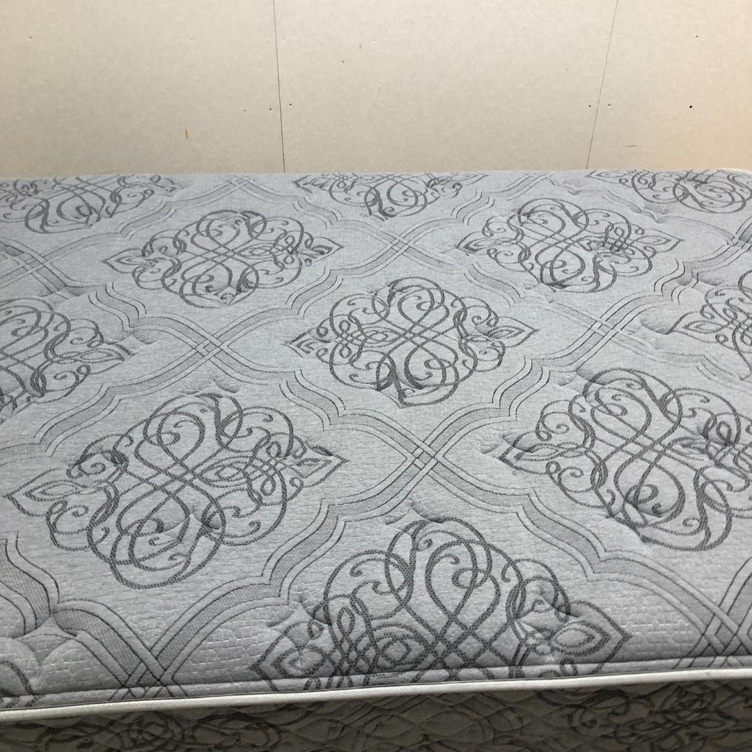 送料無料　超美品　サータ × ドリームベッド ダブル マットレス 88214-