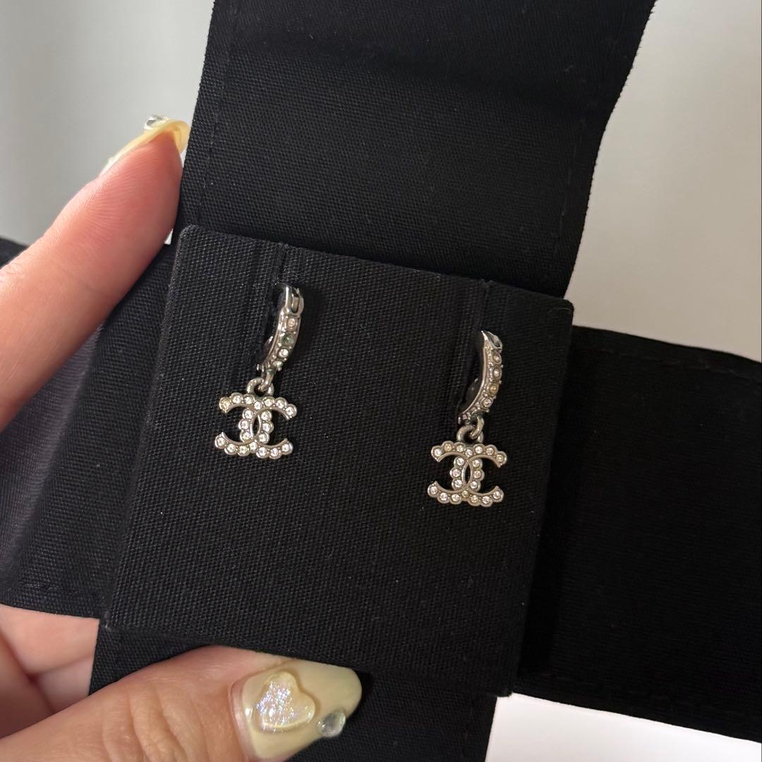 CHANEL シルバー フープピアス