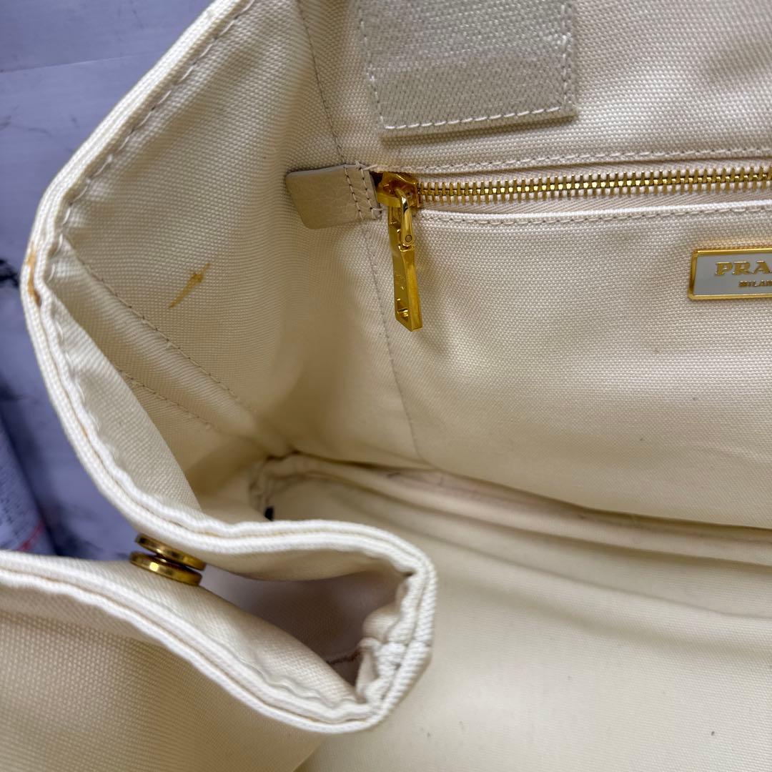 (美品)大人気、プラダ、カナパ、人気サイズ、L、人気色、ベージュ、3角プレート