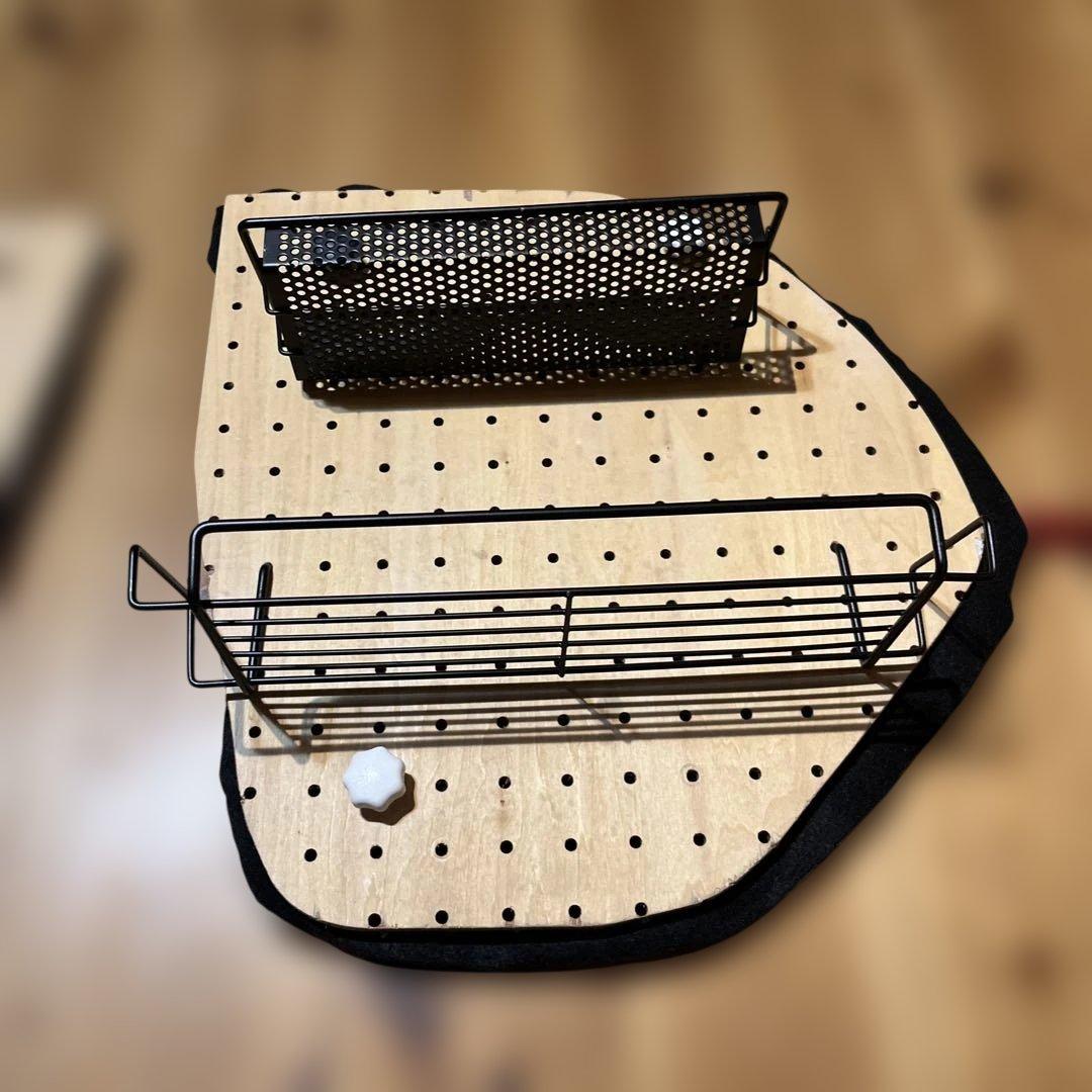 エクストレイルt31 リアクォーターガラス用　有孔ボード兼防寒シェード　棚付き