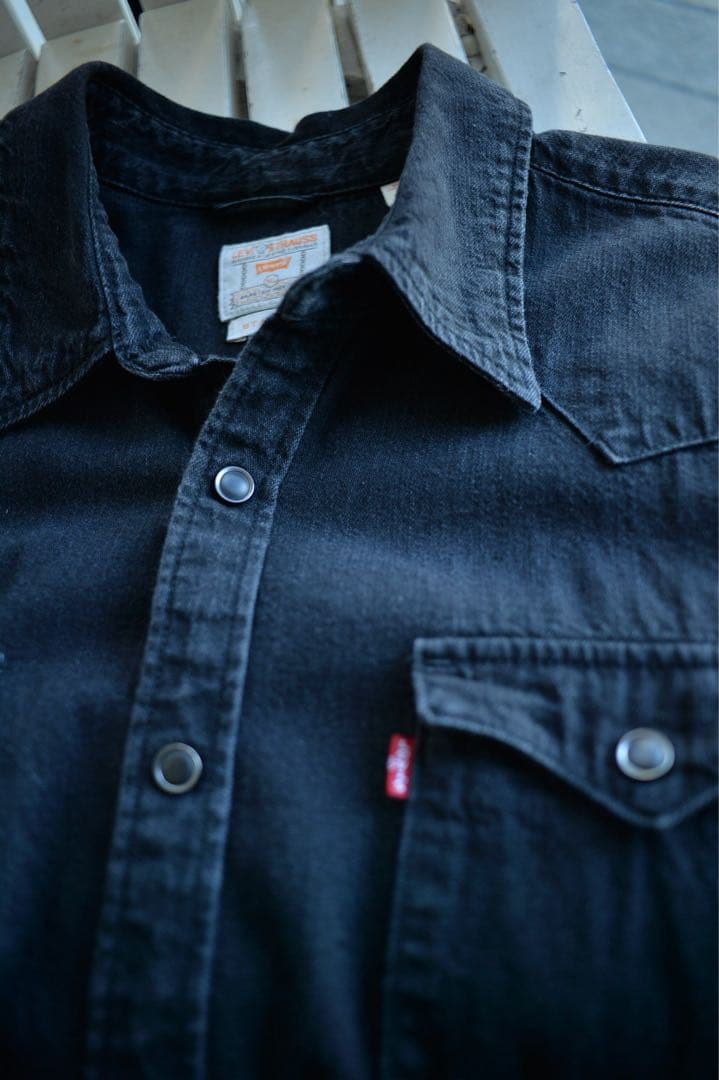 k2106Levi's バーストゥ ウエスタンシャツ ブラックデニム XL