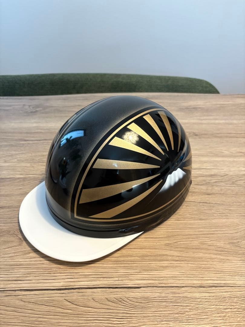 新品、未使用品 半キャ、半帽 富士日章 黒金 中央部文字入れ無料（金文字）
