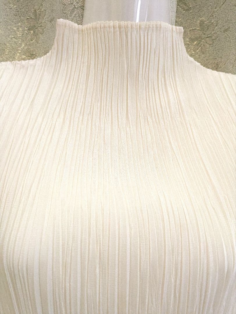 PLEATS PLEASE　プリーツプリーズ半袖トップス　3　美品