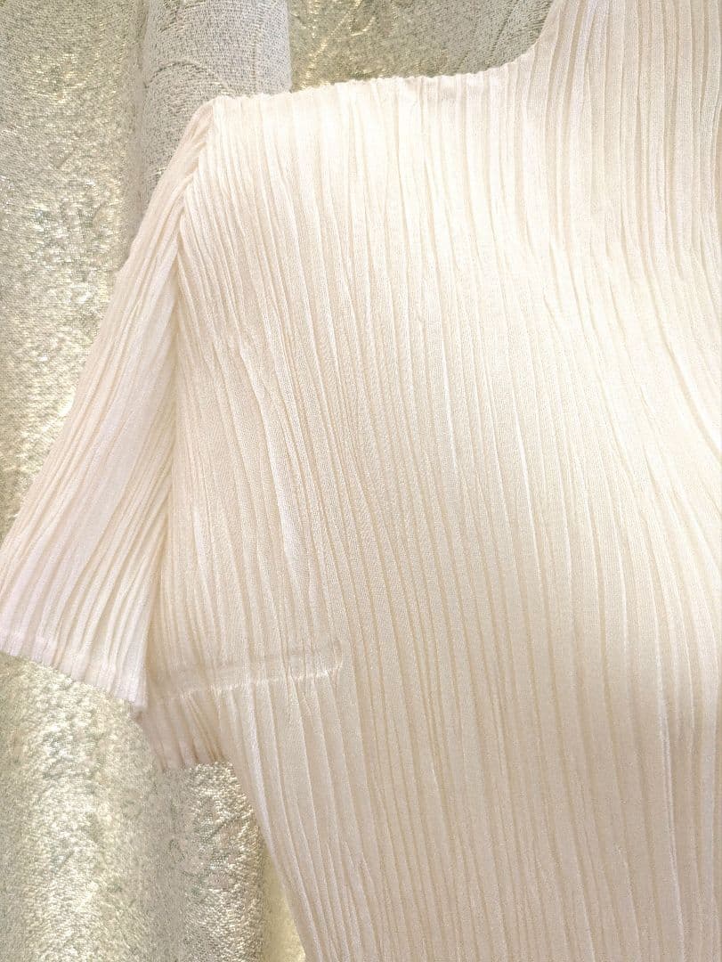 PLEATS PLEASE　プリーツプリーズ半袖トップス　3　美品