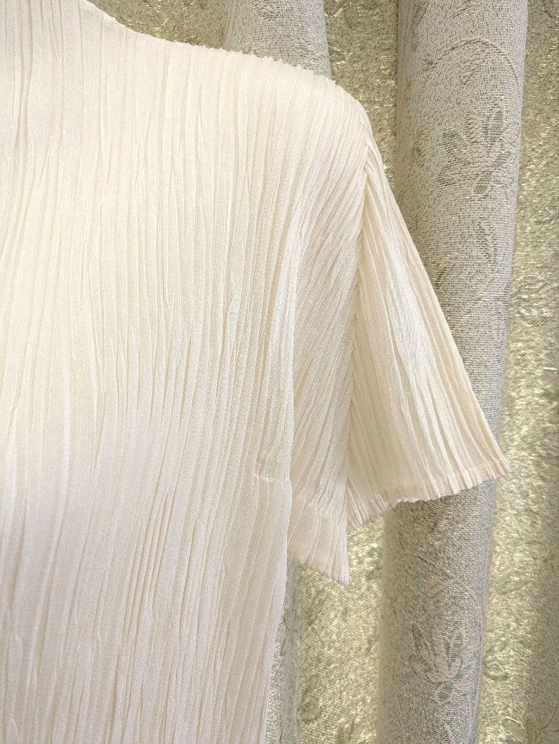 PLEATS PLEASE　プリーツプリーズ半袖トップス　3　美品