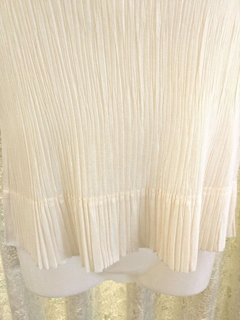 PLEATS PLEASE　プリーツプリーズ半袖トップス　3　美品