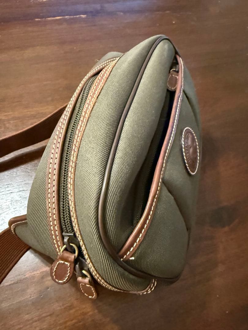 ハンティングワールド　オリーブグリーン ボディバッグ極美品　ユニセックス