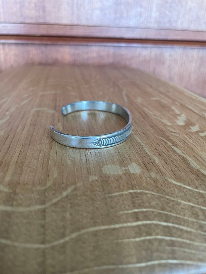 ブルースモーガン Bruce Morgan シルバーバングル ナバホ スタンプ