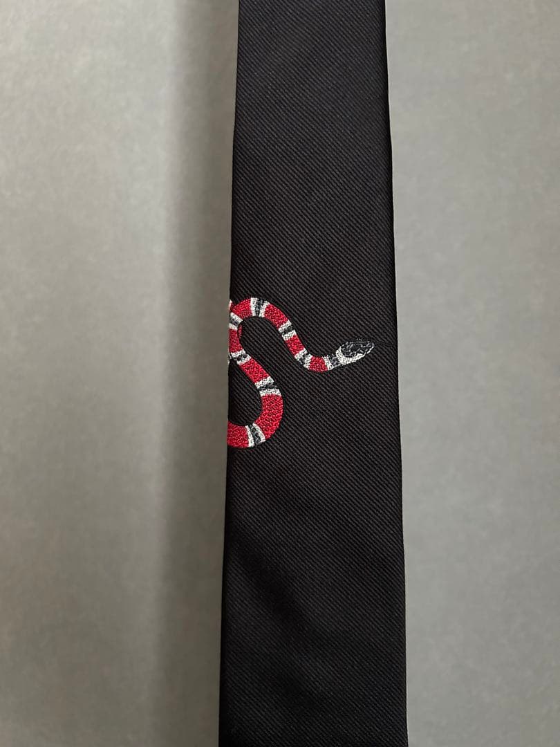 ★美品★ GUCCI グッチ ネクタイ グッチスネーク 結婚式 成人式 黒 蛇