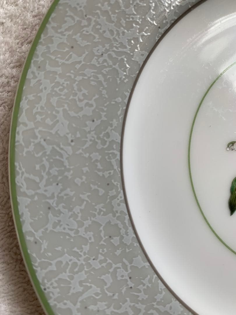 【未使用】クリスチャンディオール　スズランデザインの皿セット 4枚