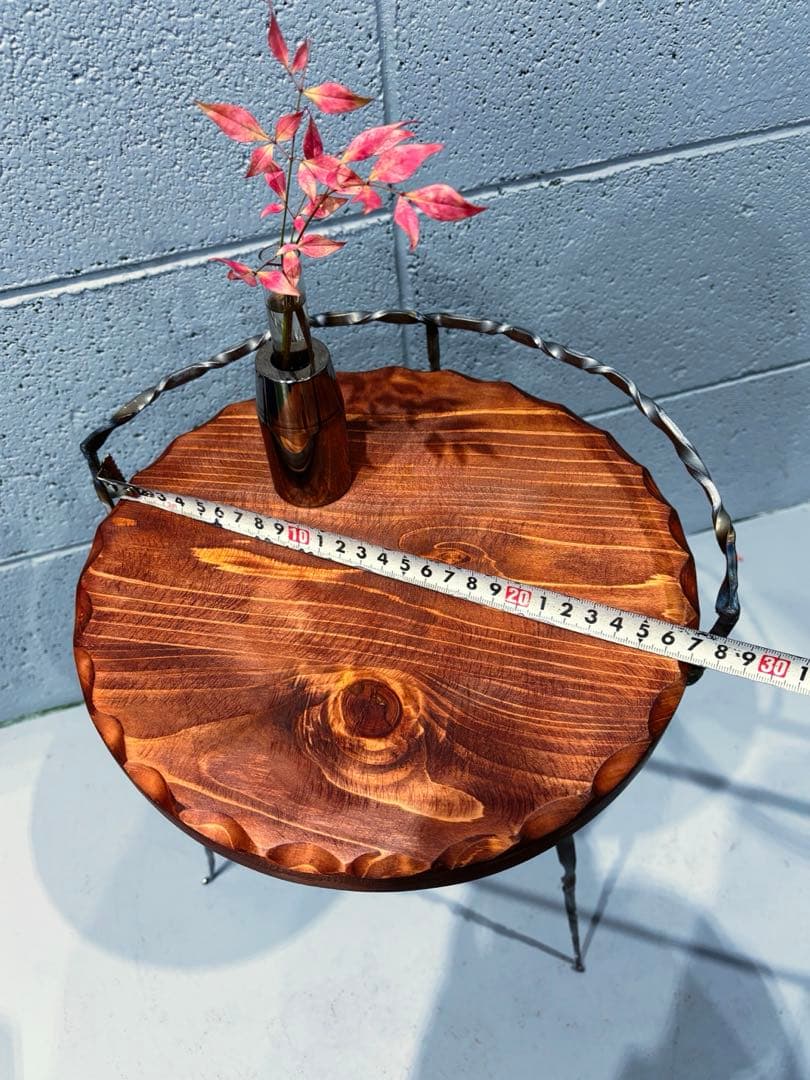 インダストリアルなサイドテーブル　コーヒーテーブル　観葉植物置き台ナイトテーブル