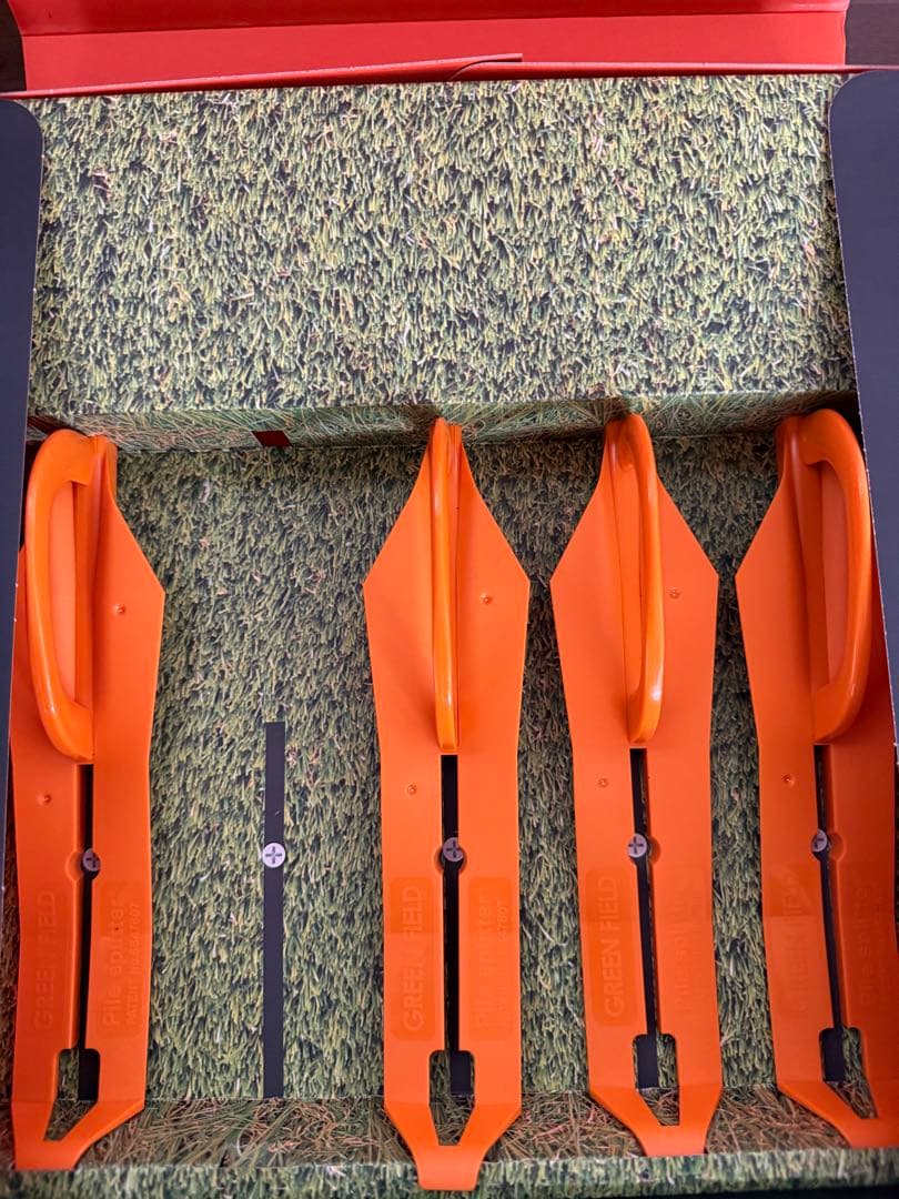 パイルスプリッター　リアリーターフ　人工芝　1本　杭　120本くらい