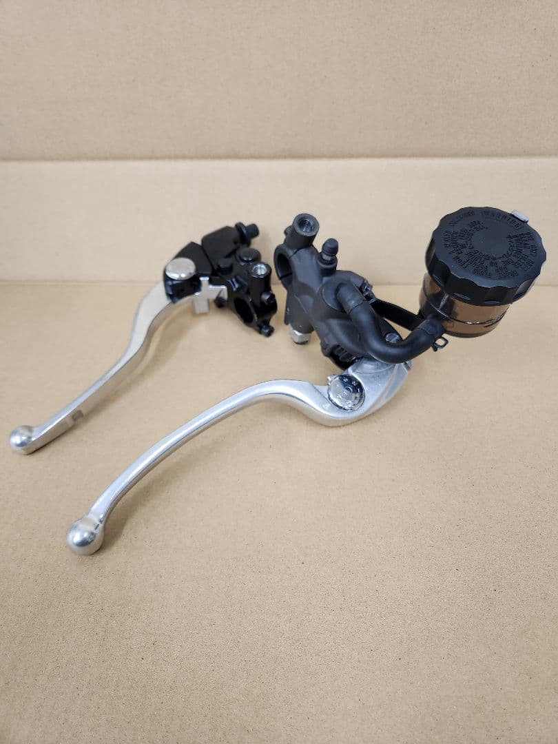 値下げKAWASAKI純正ブレーキマスターシリンダーとクラッチレバーZ900RS