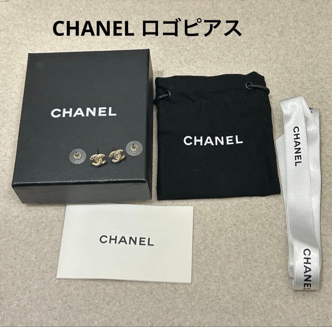 CHANEL CCロゴピアス