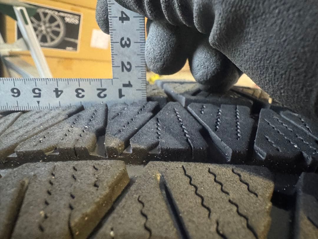 DM-V3 245/45R20 スタッドレスタイヤ 4本セット