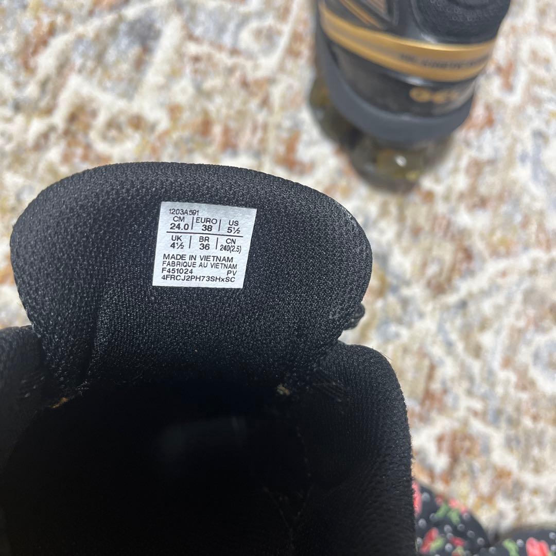 最終値下げASICS GEL-KINETIC FLUENT 24cm