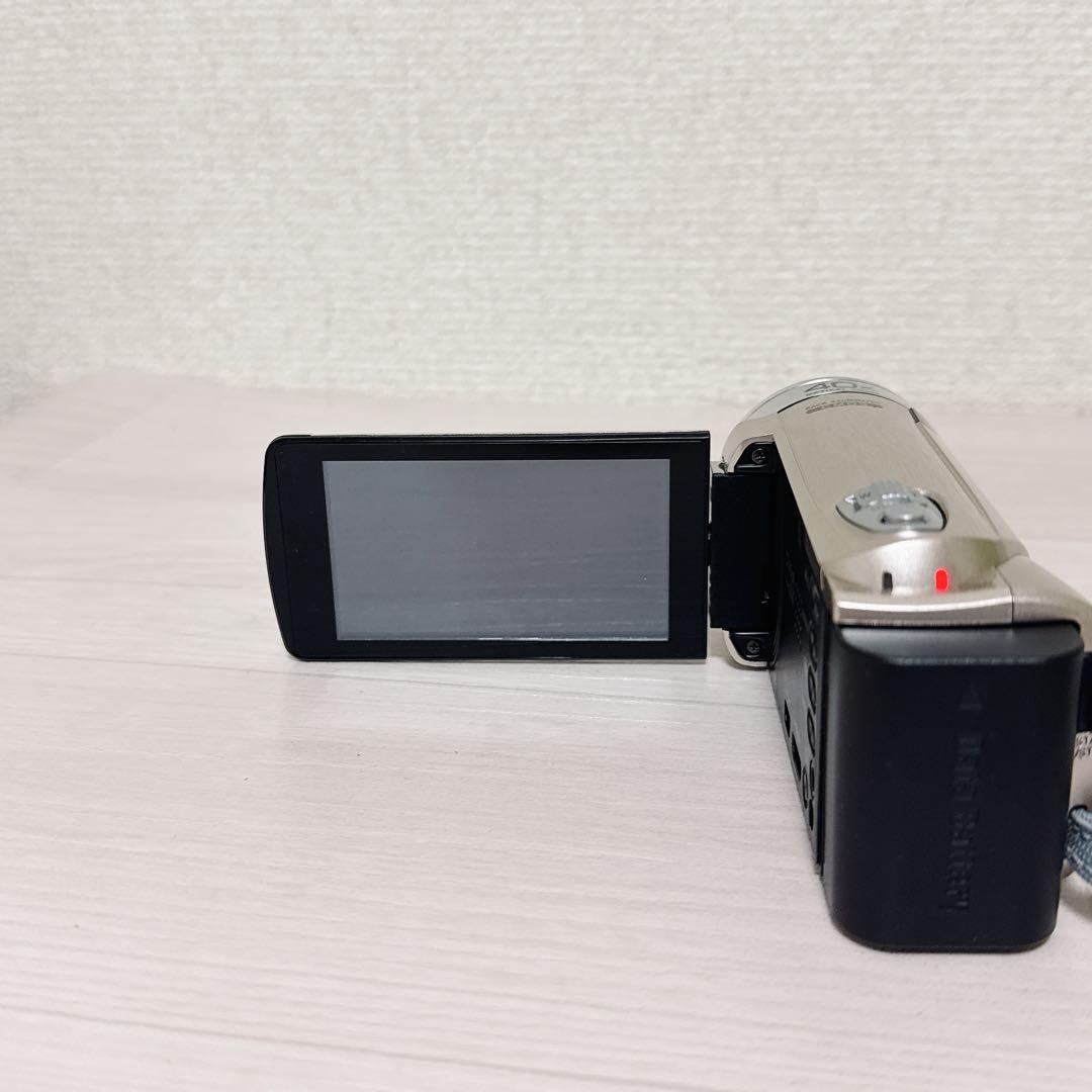 2222【極美品】JVC Everio フルHDビデオカメラGZ-E117