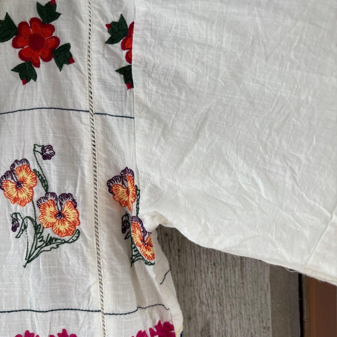 Freada インドパッチワーク花刺繍　半袖シャツ