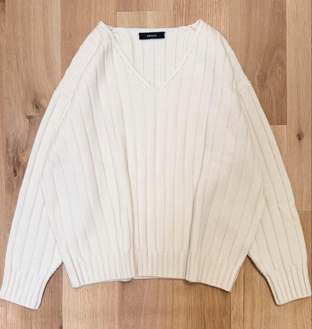 ebure ローゲージカシミア Vネックリブニットプルオーバー ¥94,600