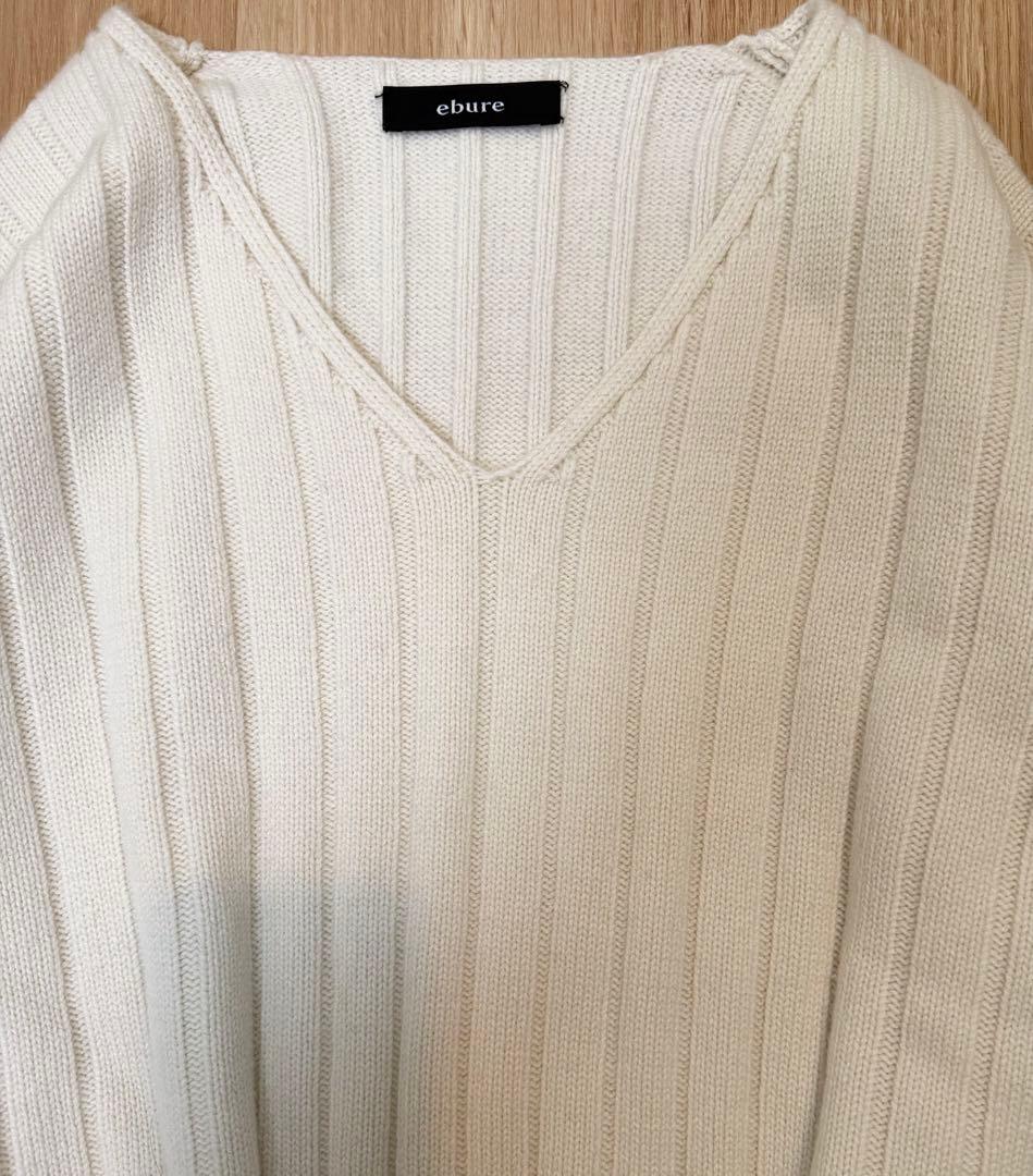 ebure ローゲージカシミア Vネックリブニットプルオーバー ¥94,600