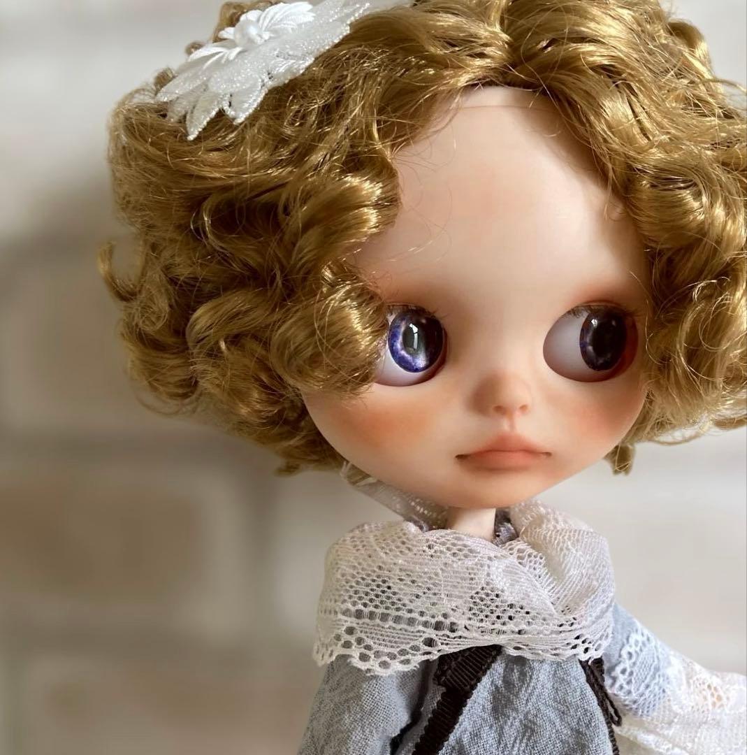 カスタムアイシードール　　137 首傾げ　　ウェービーヘアー