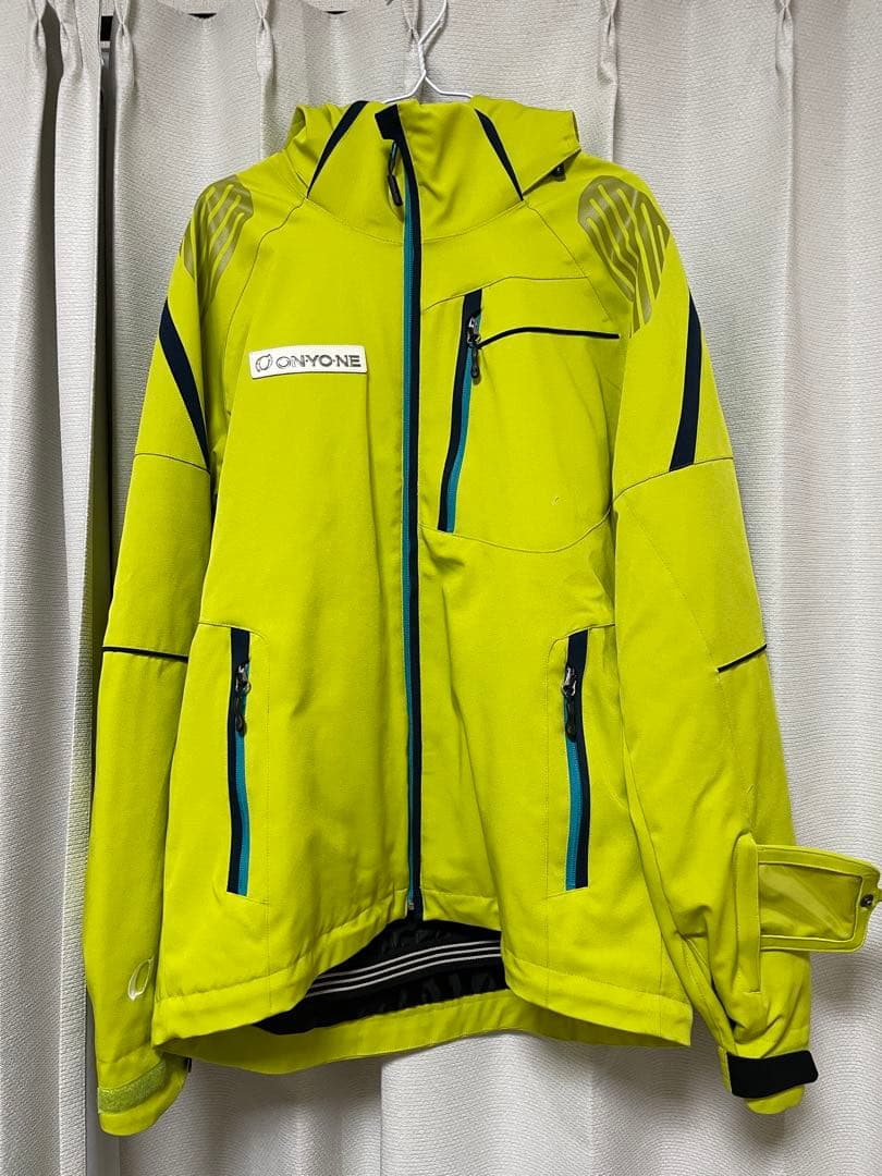 スノーボード　スキー　ウェア 蛍光イエロー　オンヨネ　ONYONE 上下セット