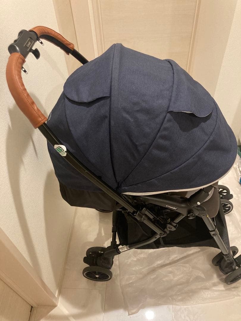 【美品】Combiスゴカルα Light エッグショックAXフェザーネイビー