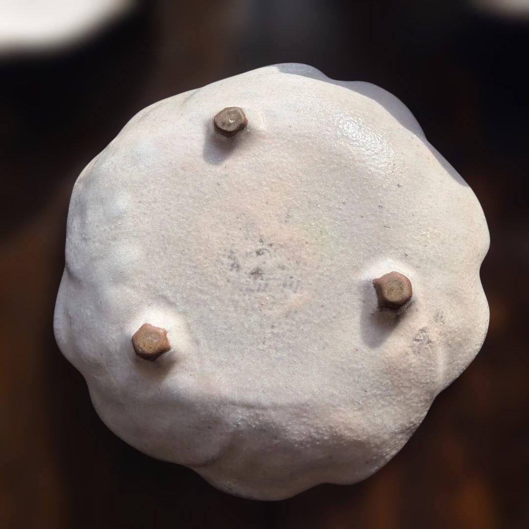 美濃焼　桜形小皿　三つ足付き捻り皿