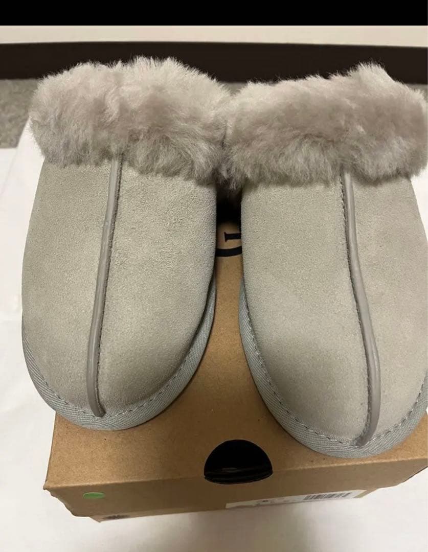 UGG ルームスリッパ、サンダル　グレー　箱無し