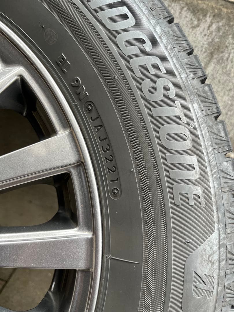 195/65R15スタッドレスVRX3タイヤ&ホイール4本セット プリウス30系