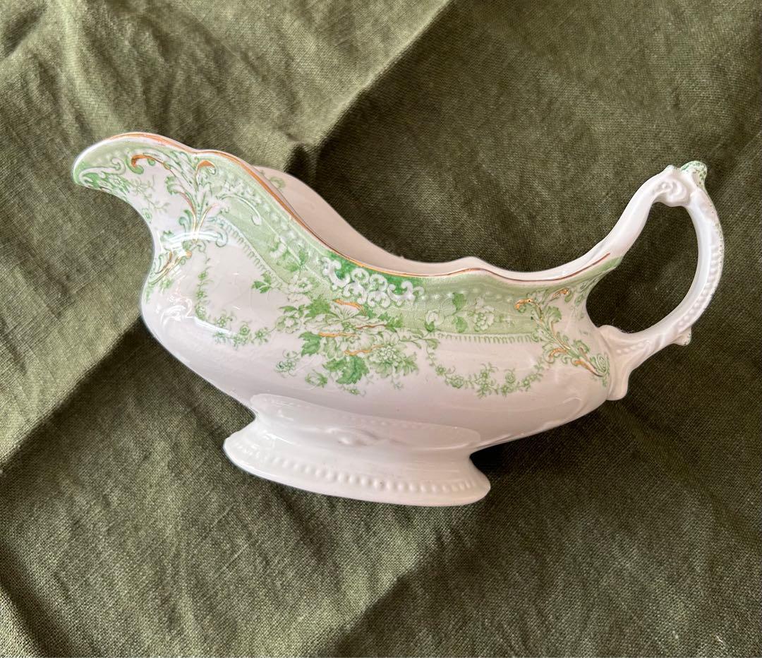 アンティークのグレイビーボート