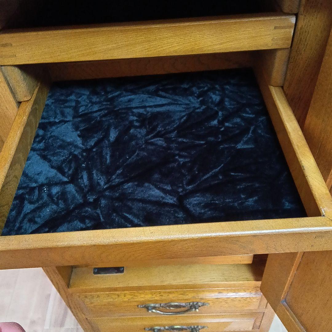 北欧 英国スタイル 彫刻入り キャビネット 収納棚 電話台 花台【送料込み】