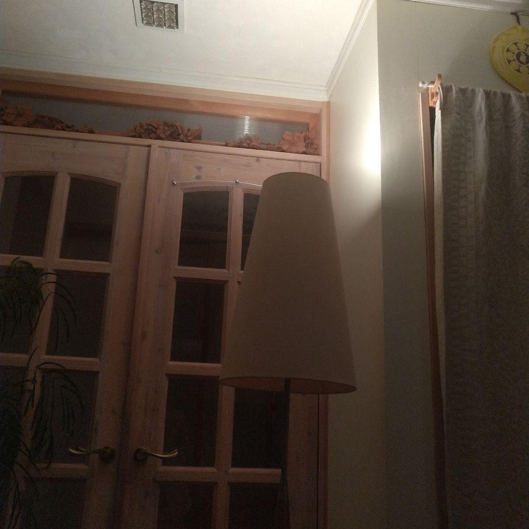 ヤマギワ フロアスタンド 木製（オーク？）と金属