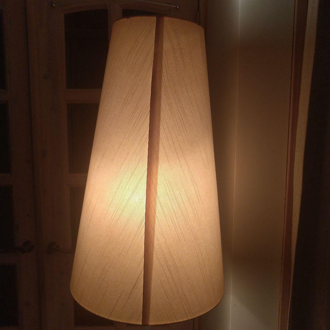 ヤマギワ フロアスタンド 木製（オーク？）と金属