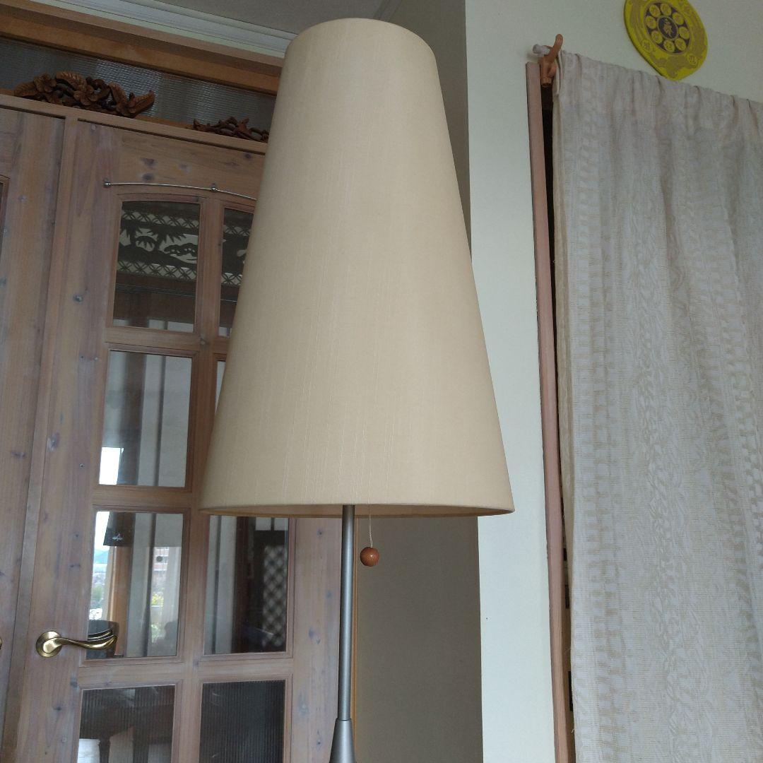 ヤマギワ フロアスタンド 木製（オーク？）と金属