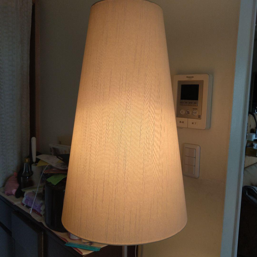 ヤマギワ フロアスタンド 木製（オーク？）と金属