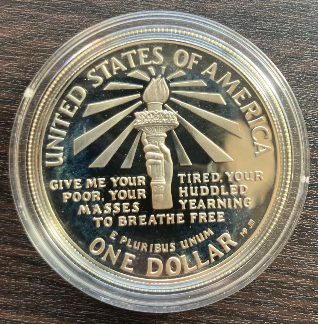 アメリカ　リバティ2枚セット　 1ドル銀貨（銀90%）とハーフダラー