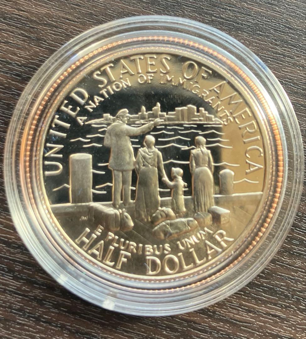 アメリカ　リバティ2枚セット　 1ドル銀貨（銀90%）とハーフダラー